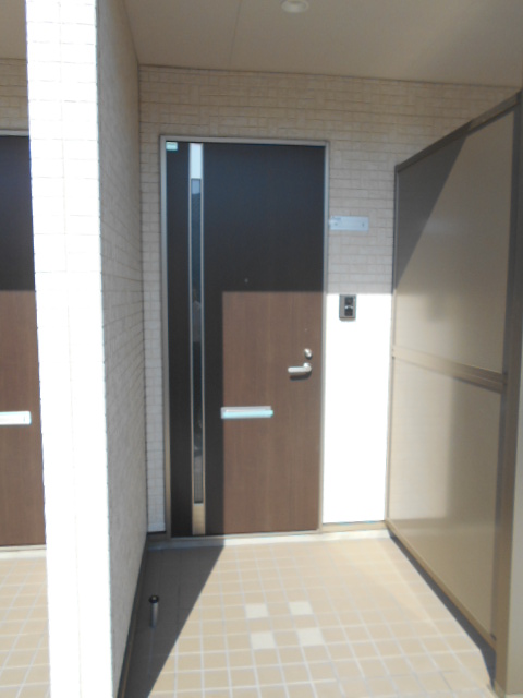 21/30 エントランス