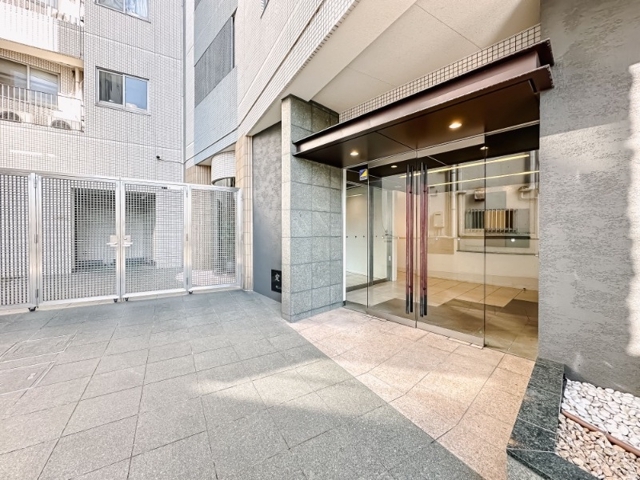 5/5 エントランス