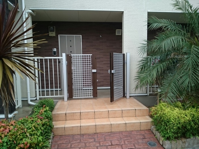 14/20 エントランス