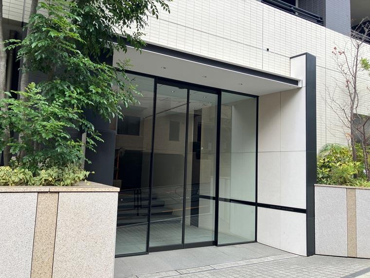 2/2 エントランス