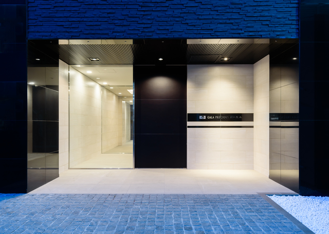 23/30 エントランス