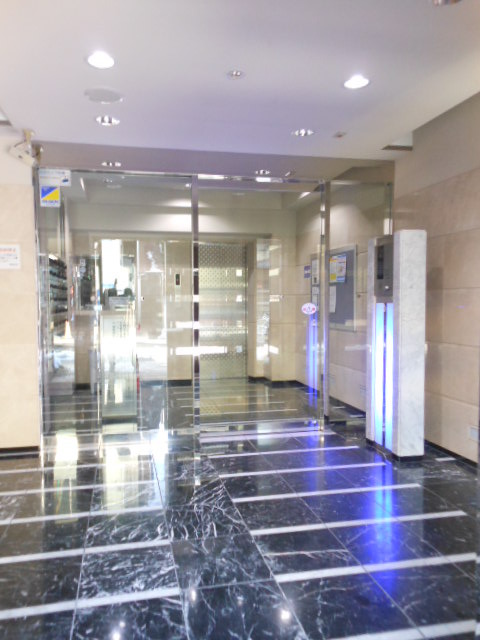 24/25 エントランス