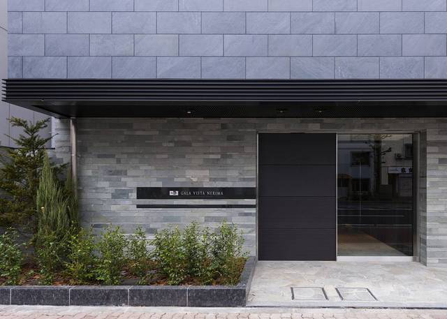 26/28 エントランス