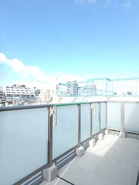 14/28 バルコニー