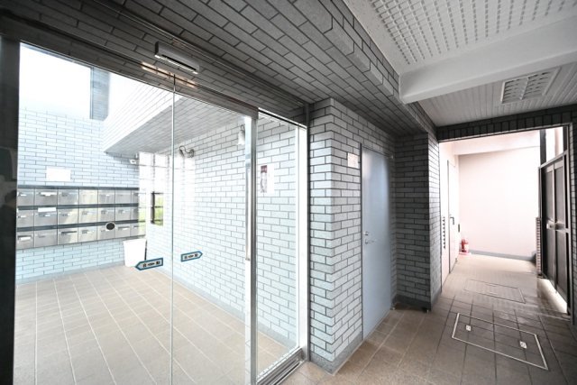 13/23 エントランス