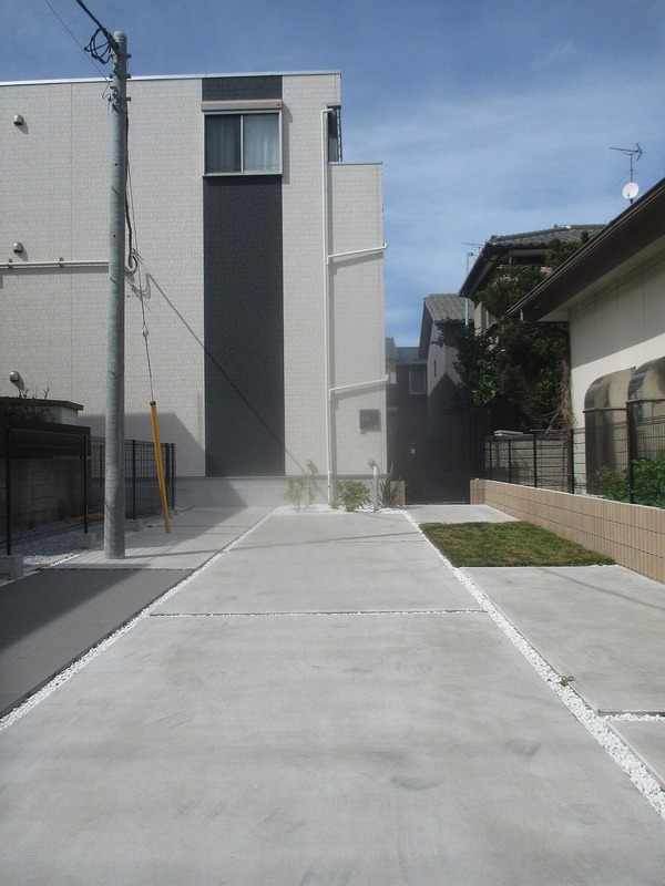 18/19 エントランス