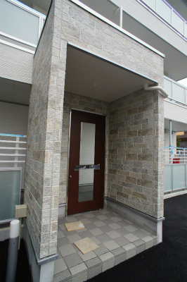 19/20 エントランス