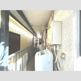 16/16 エントランス