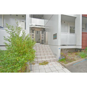 5/5 エントランス