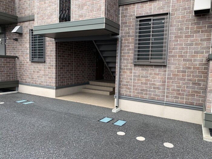 19/26 エントランス