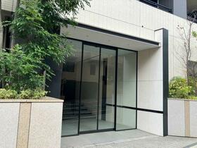 16/16 エントランス