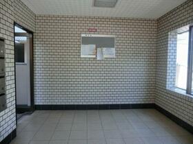 19/19 エントランス