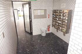 16/16 エントランス