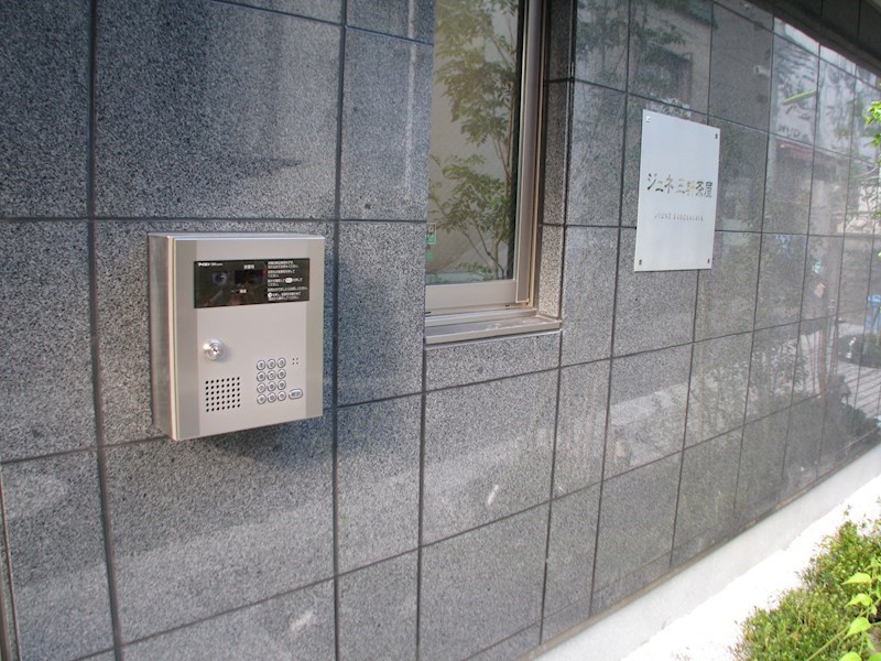 19/19 エントランス