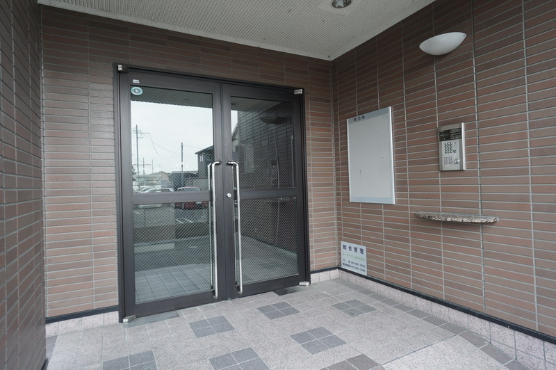 2/2 エントランス