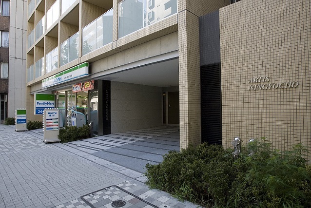 15/21 エントランス