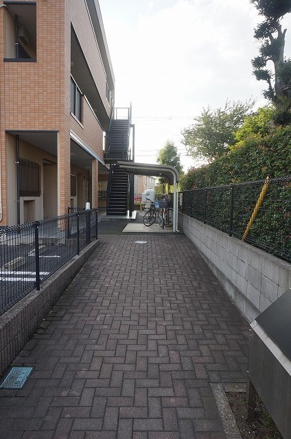 13/20 エントランス