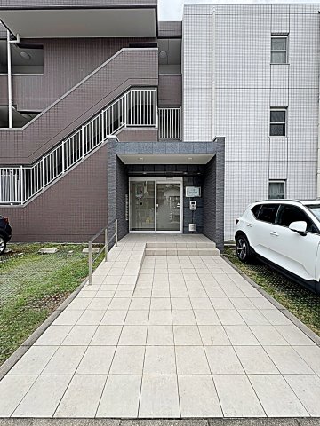 28/29 エントランス