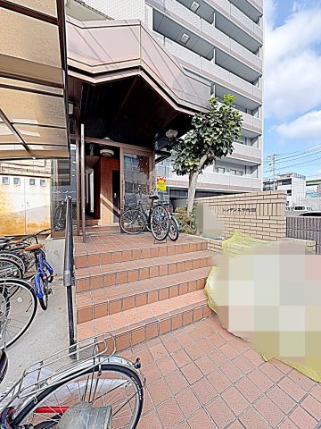 28/28 エントランス