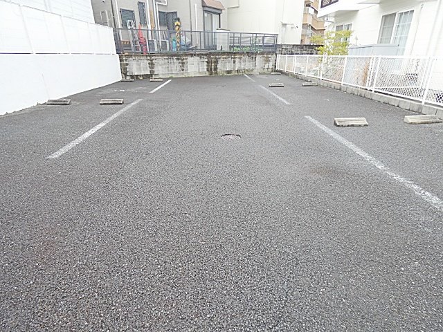 27/27 駐車場