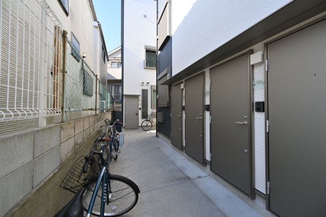 24/30 エントランス