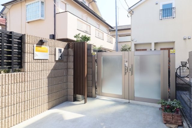 3/4 エントランス