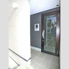 16/16 エントランス