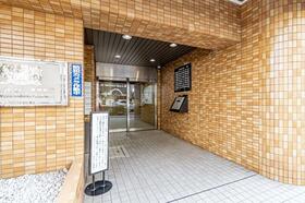 5/5 エントランス