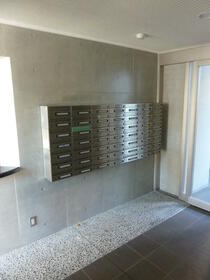 16/16 エントランス