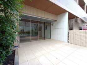 2/2 エントランス