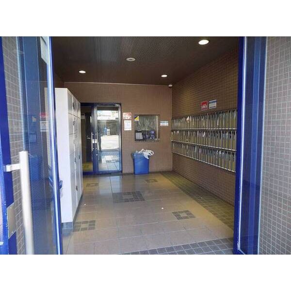 15/15 エントランス