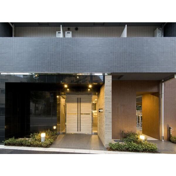 18/20 エントランス