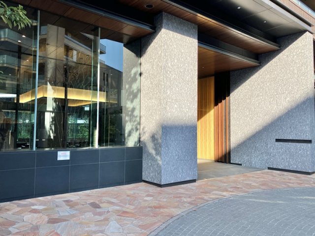 17/17 エントランス