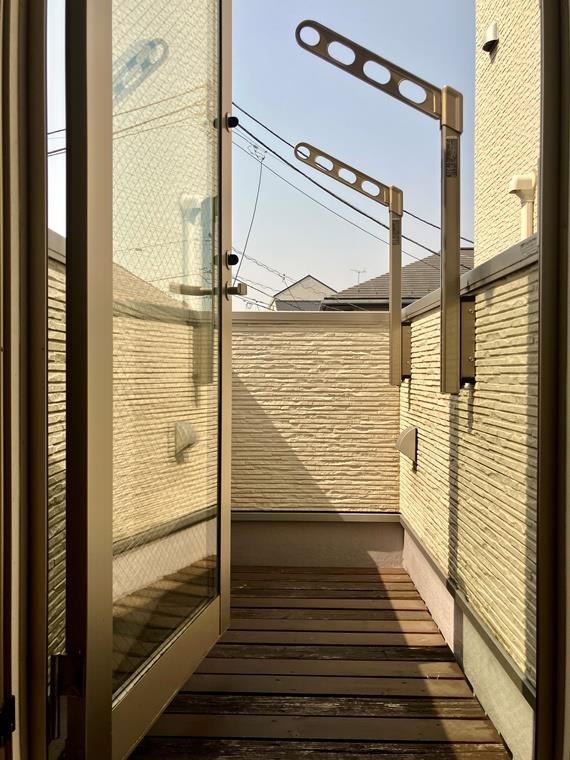 13/18 バルコニー