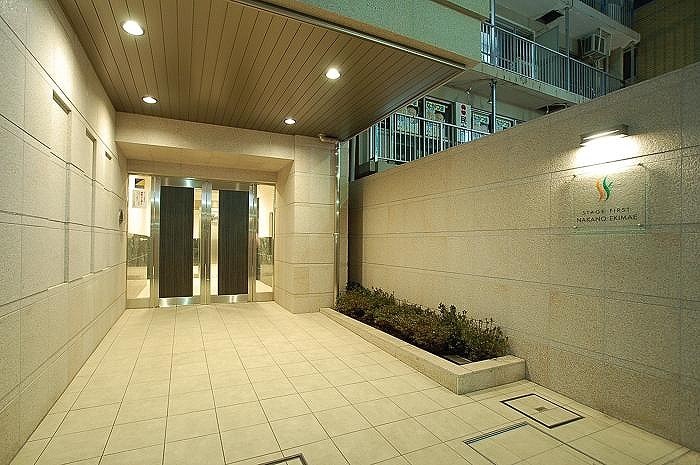 19/20 エントランス