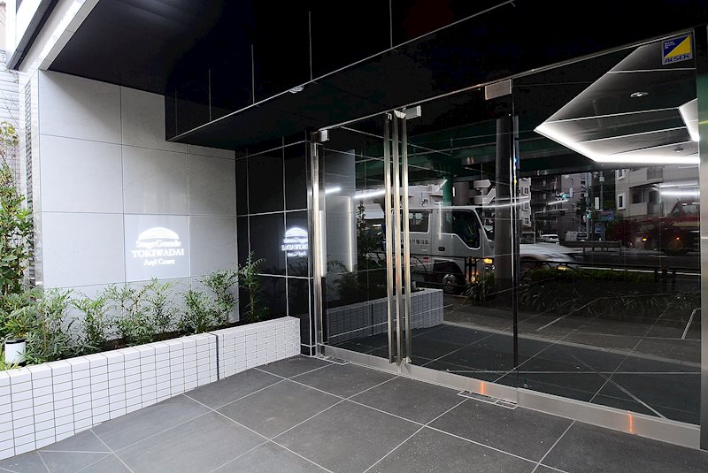 18/20 エントランス