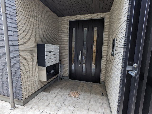 13/13 エントランス