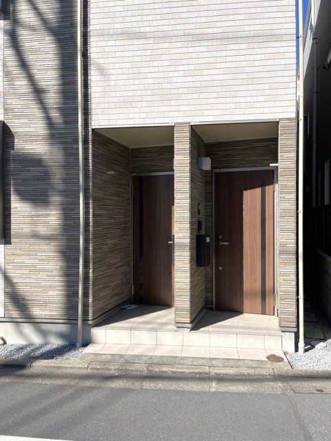 25/30 エントランス