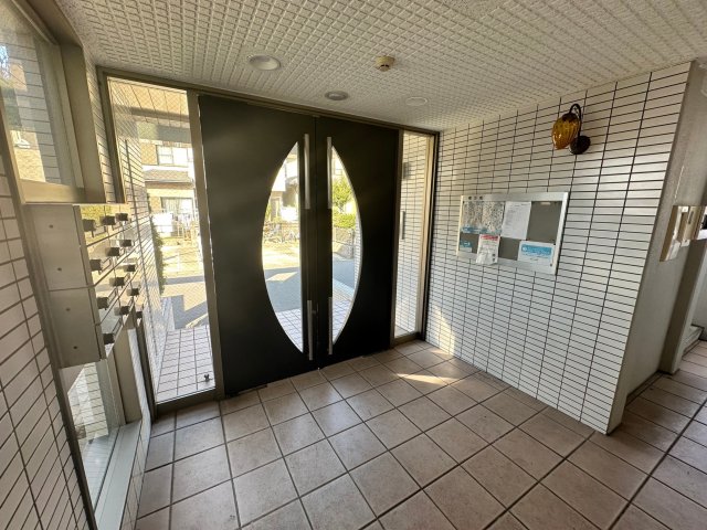 13/23 エントランス