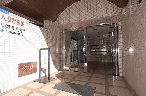 4/5 エントランス