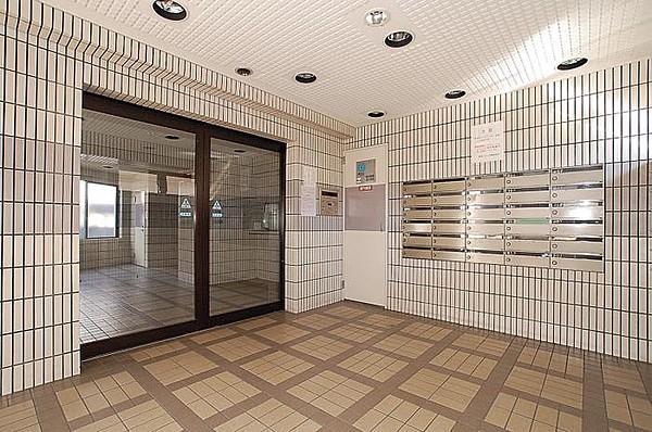 5/5 エントランス