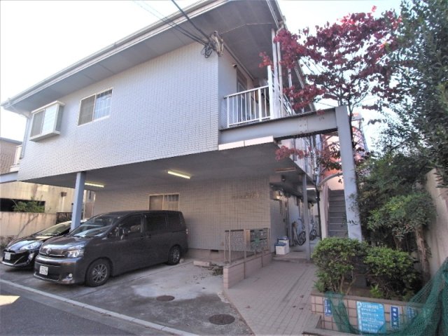 13/22 エントランス