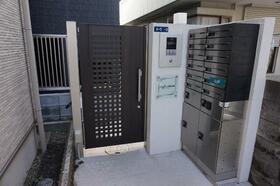 16/16 エントランス