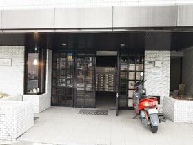 16/16 エントランス