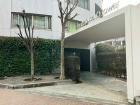 16/16 エントランス