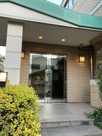 16/16 エントランス