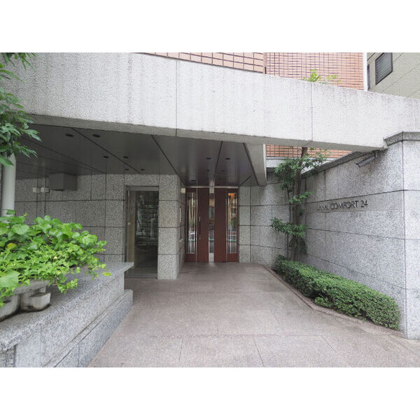 2/2 エントランス