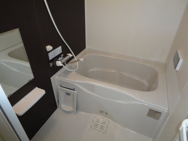 13/27 浴室