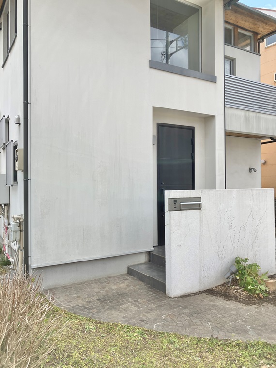 17/17 エントランス