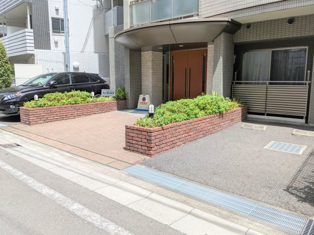 19/22 エントランス